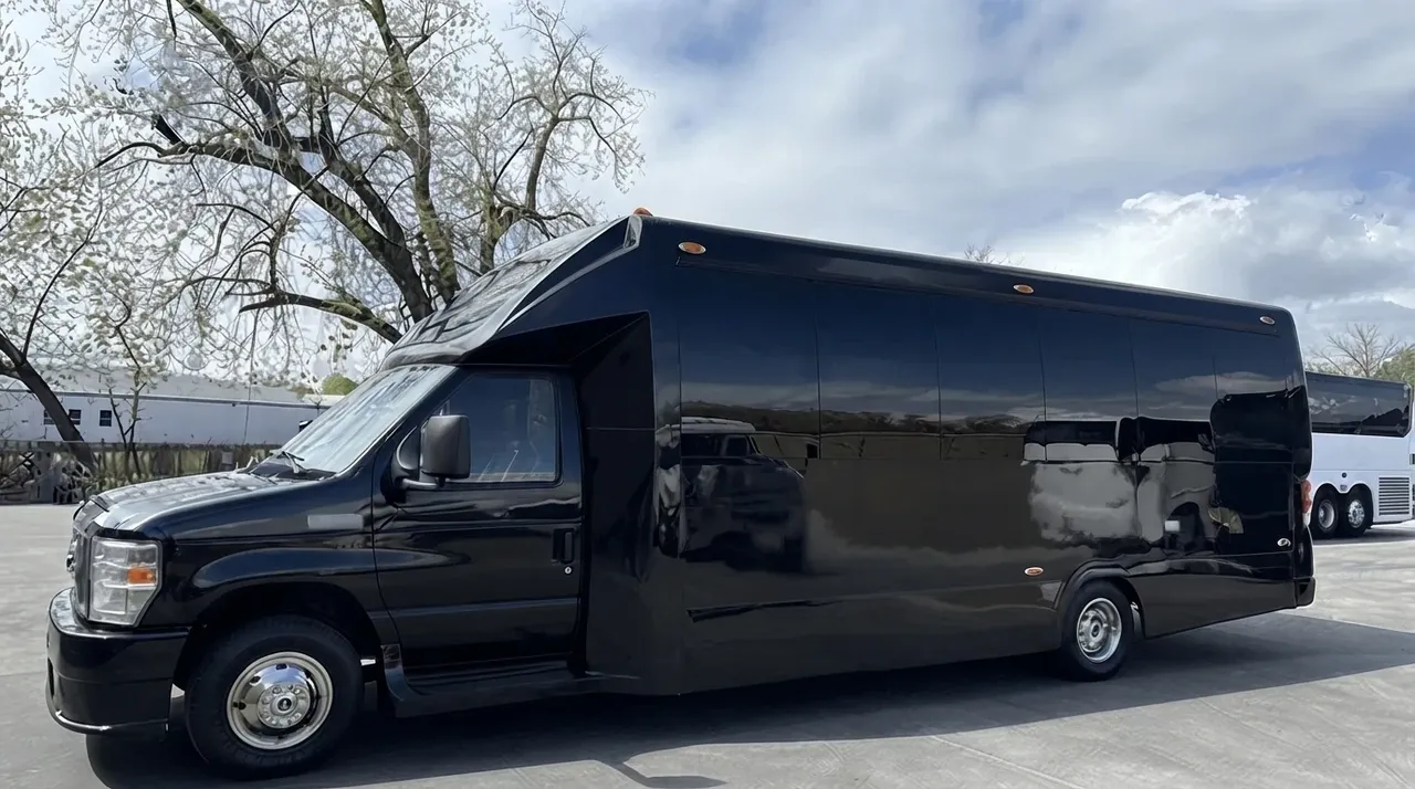 20 Passenger Luxury Mini Coach – yours to rent