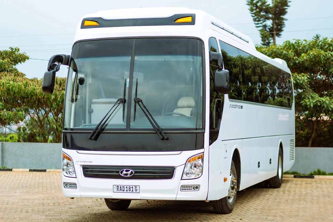54 Passenger Charter Bus in Woodland, CA 54 Passenger Charter Bus for charter bus rental