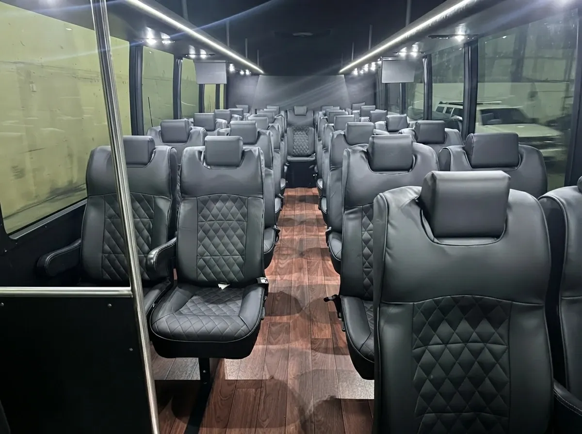 27 Passenger Executive Bus – picture 2