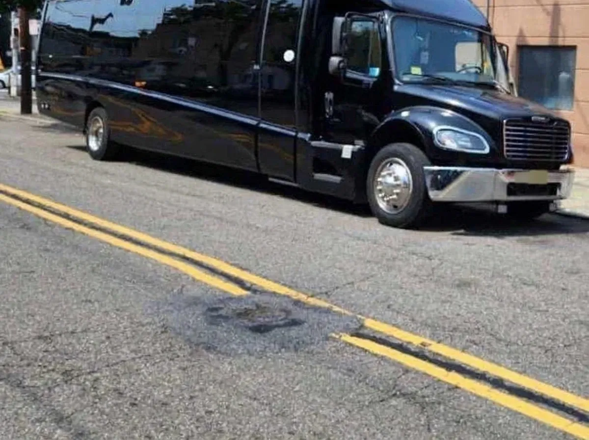 40 Passenger Motorcoach (black) – yours to rent