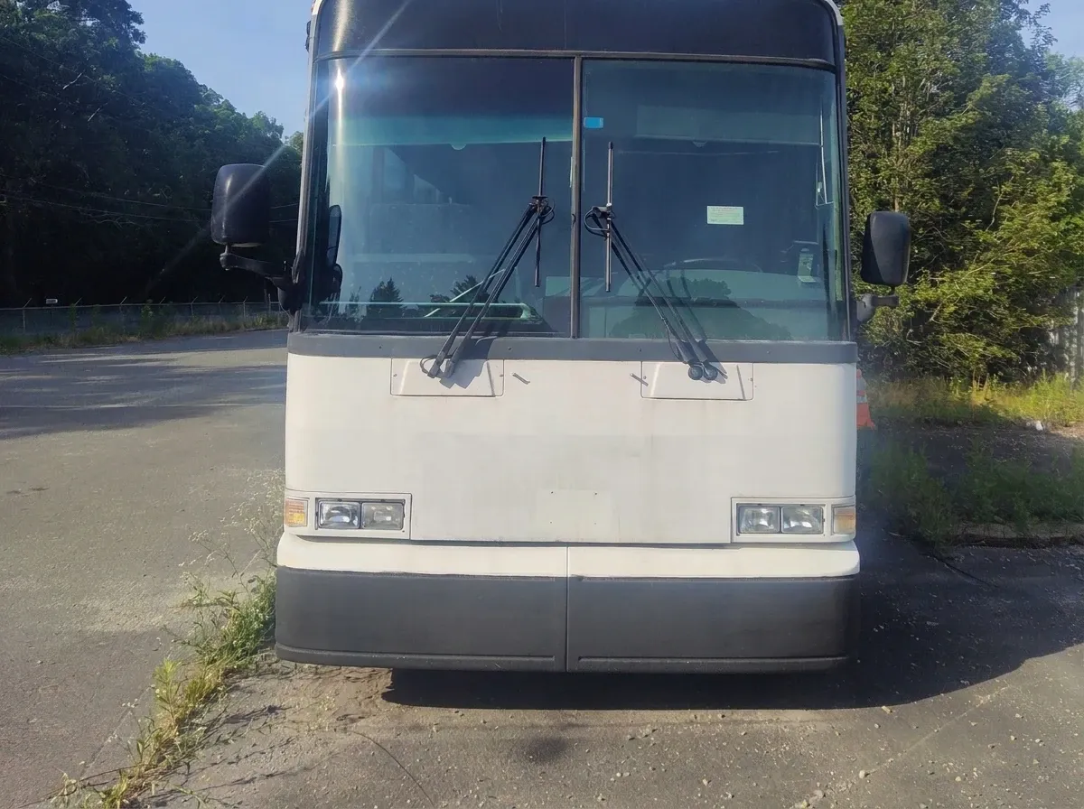 Motorcoach MCI (white) – picture 2