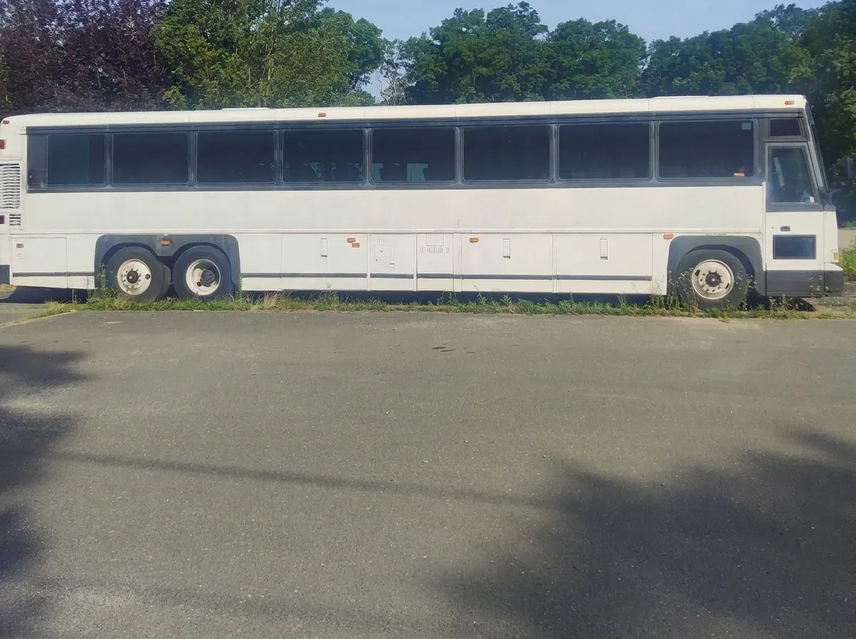Motorcoach MCI (white) – picture 3